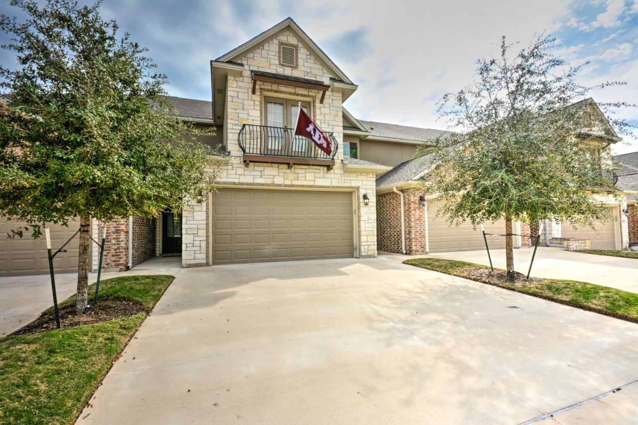 College Station Townhouse With Private Patio Villa Dış mekan fotoğraf
