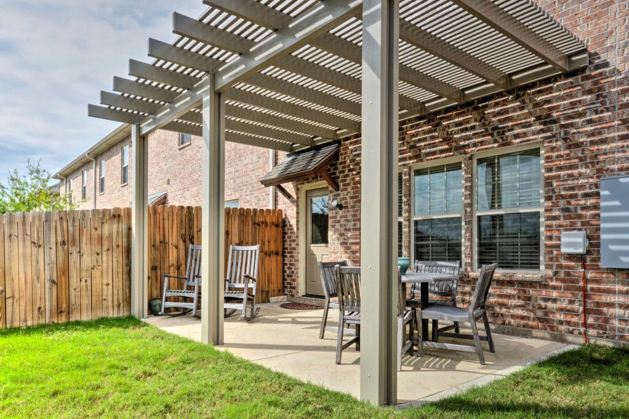 College Station Townhouse With Private Patio Villa Dış mekan fotoğraf