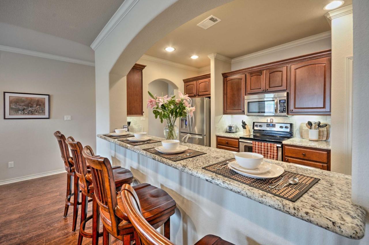 College Station Townhouse With Private Patio Villa Dış mekan fotoğraf